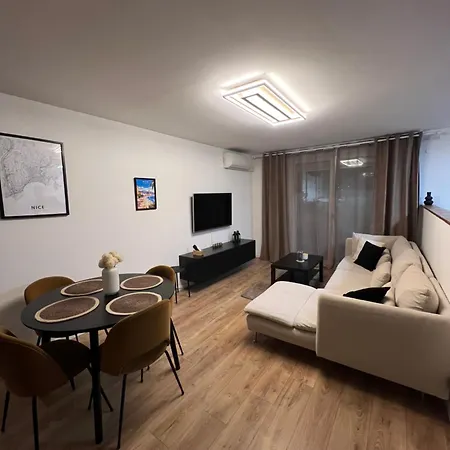 Apartment Olympie, Airport, Train And Tram Station Fully Equipped For 3 Peoples *