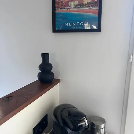Olympie, Airport, Train And Tram Station Fully Equipped For 3 Peoples Apartment