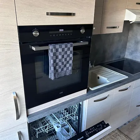 Apartment Olympie, Airport, Train And Tram Station Fully Equipped For 3 Peoples